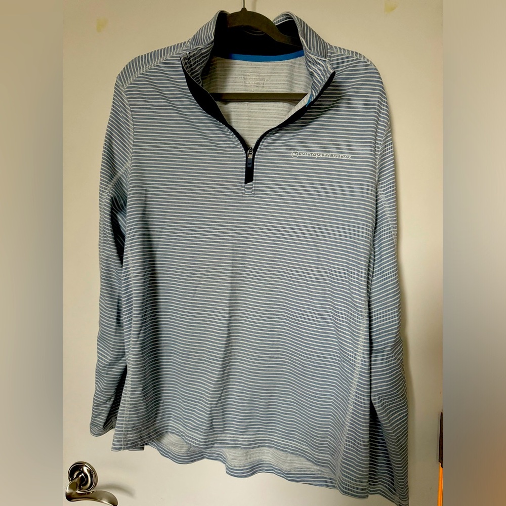 Men’s Blue&White striped Vineyard Vines quarter zip sz L